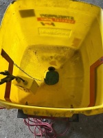 APV Slug pellet spreader - 3