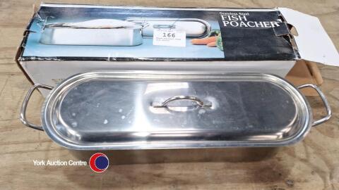 Boxed stainless steel fish kettle