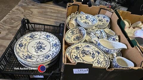 Large quantity of Johnson Bros 'Indies' tea and tableware