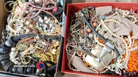 2 Boxes of jewellery including spares and repairs