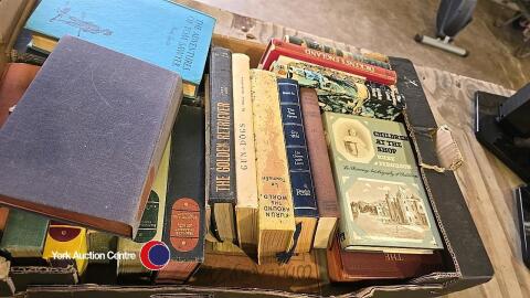 Box of vintage books including Tom Sawyer 1st edition