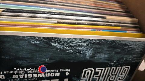 Box of approx 50 assorted classical LPs