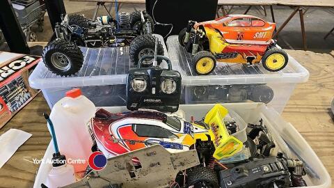 Radio control petrol model car, lots of spares, gwo