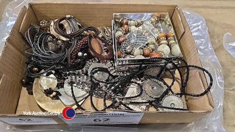 Box of various bits of costume jewellery