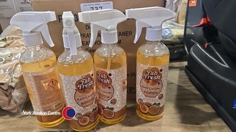 12 x FAB bathroom cleaner spray