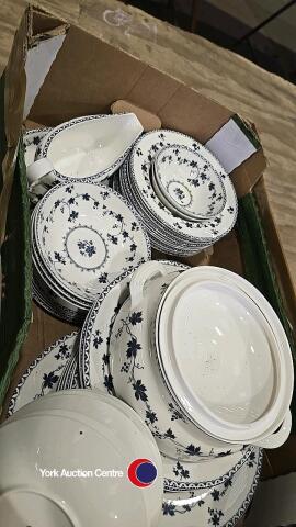 Quantity of Royal Doulton Yorktown dinner service