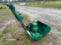 Suffolk Punch 35sk cylinder mower with grass box - 4