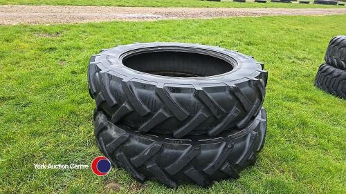 Pair 13.6R36 tyres