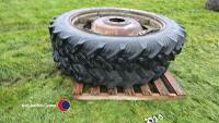 Pair of Taurus rowcrops, 300/95, R46 - 4