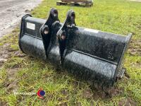 JCB 30in mini digger bucket, unused - 3