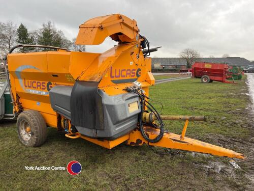 Lucas Castor 30R straw bedder, 2006