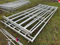 4 x 10ft x 5ft cattle hurdles with pins - 3