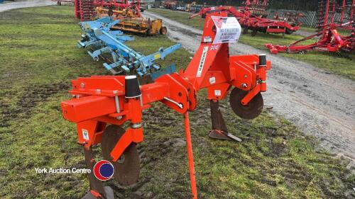 Browns 2 leg subsoiler c/w discs