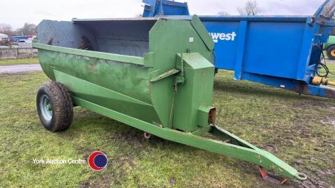 Hi-Spec barrel muck spreader with PTO shaft, gwo - PTO in office