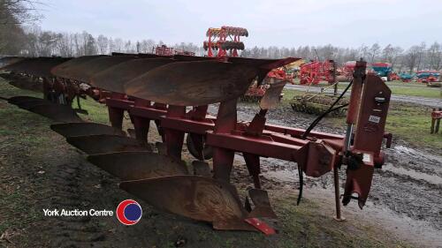 Naud 4F plough 5540 (3+1), good strong plough - frame & manual in office