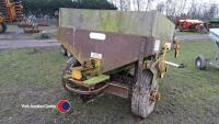 Trailed fertiliser spreader - 3