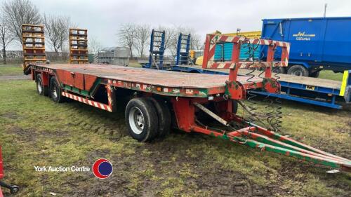 Low loader trailer