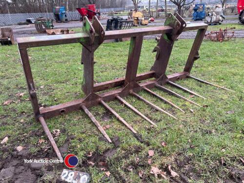 Merlo 7ft 6in handler fork with brackets for grab