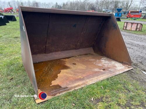 Cherry 8ft 2.4m3 bucket on Volvo/Euro loading shovel brackets