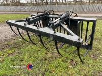 Muck grab 7ft pin and cone brackets - 2