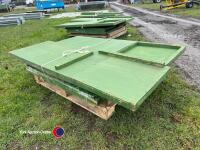 Warming box for lambs/piglets. Insulated floor and sides/top. Flatpack easy to erect.