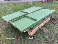 Warming box for lambs/piglets. Insulated floor and sides/top. Flatpack easy to erect. - 2
