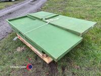 Warming box for lambs/piglets. Insulated floor and sides/top. Flatpack easy to erect. - 3