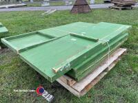 Warming box for lambs/piglets. Insulated floor and sides/top. Flatpack easy to erect. - 3