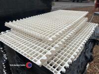 Pallet of poultry/pig slats, brand new - 2