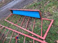 10ft feed barrier with trough attached - 4