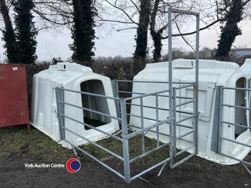 Calf hutch c/w Teemore HD galvanised pen