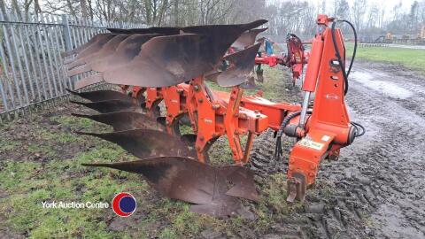 Kuhn Multi Master 121 5F mouldboard plough