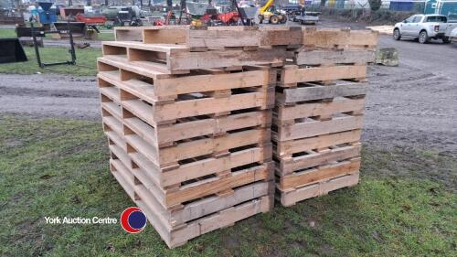 20 x wooden pallets for holding chitting trays dry stored very good condition