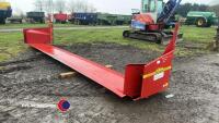 Zurn 22ft combine header extension, twin electric side knives. To fit Case 1030 - MF Dronningborg header. 2012, very good condition and working order. - Part on red pallet