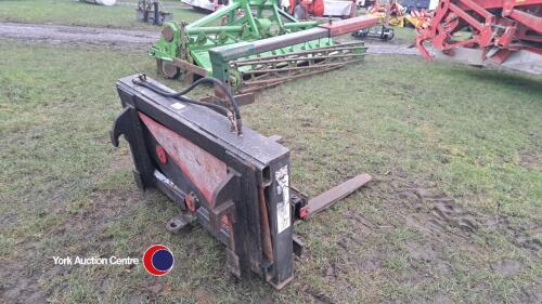Agriweld 180 degree rotation box tippler on Merlo brackets