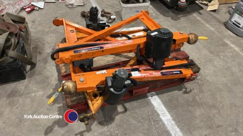 Penny Hydraulics 12v cranes/log bag lifters to suit pick-up or trailer