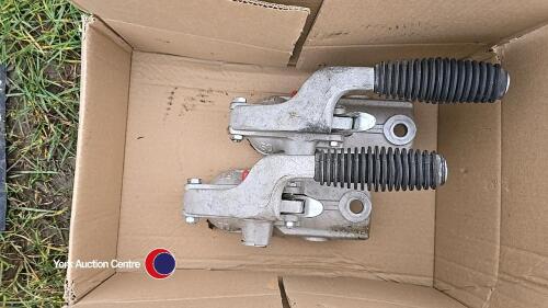 2 x Bradley doublelock 3500kg 50mm ball couplings