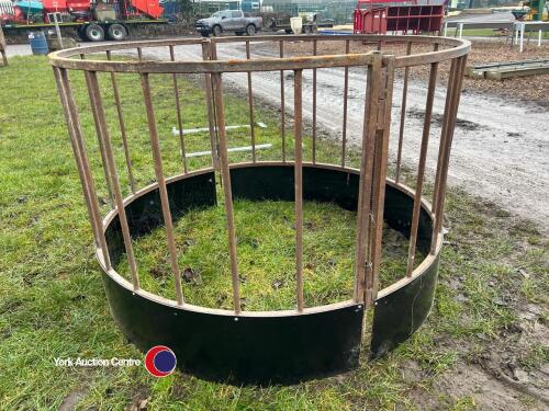 Ring feeder