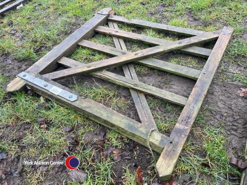 Wooden field gate 4ft