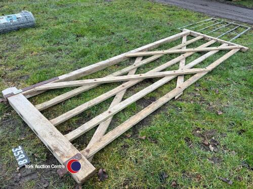 12ft 5 bar timber gate