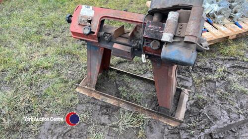 Metal band saw 240V and spare blade, not been used for a while due to bereavement