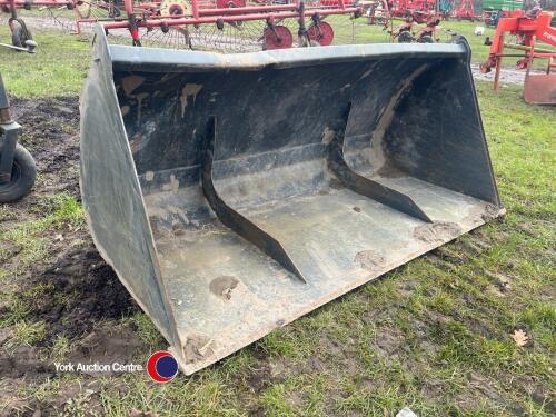 Loader bucket, Euro brackets, shop soiled