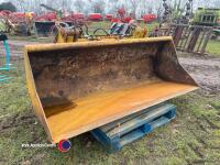 Toetip bucket on pin and cone brackets - 2