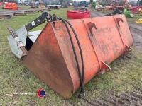 Grain bucket c/w JCB sweeper attachment and JCB Q-Fit brackets, working order - 4