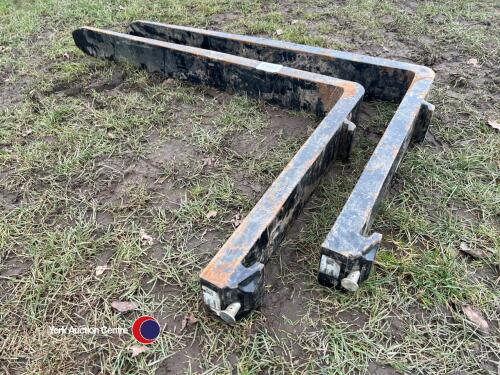 Pair of new heavy duty JCB pallet forks, very little used