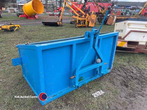 Tractor 3 point linkage transport box