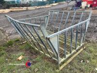 Round bale cradle feeder - 2
