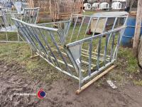 Round bale cradle feeder - 3
