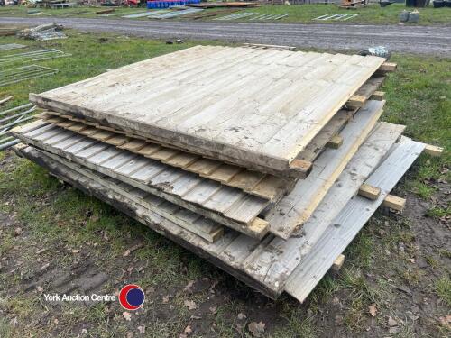 12 x approx 6x5 fencing panels