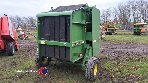 John Deere 540 baler